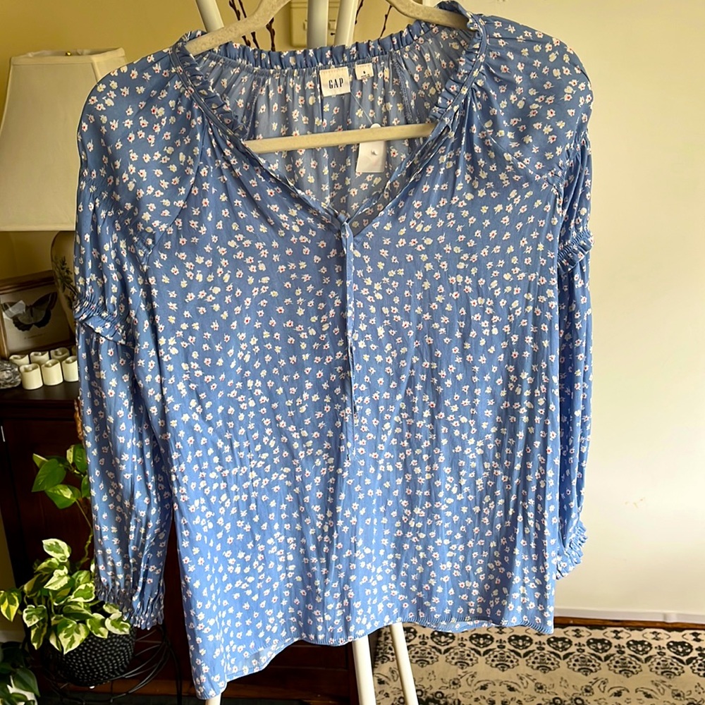 💙GAP Ruffle Neck Floral Print Chiffon Blouse-Long Sleeve & Tie-Light Blue-EUC
